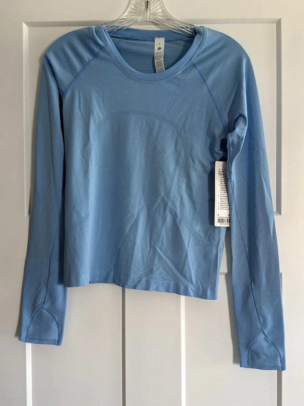 Lululemon Size 6 Swiftly Tech Long Sleeve 2.0 T-Shirt in Race Length